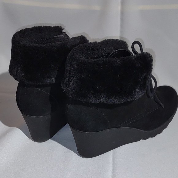 Donald J. Pliner black wedged suede ankle boots, size 6-1/2M - Picture 2 of 7